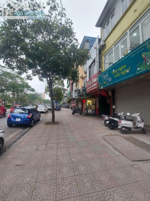 ⭐️ Nhà Mặt phố VIP Ô Chợ Dừa, Siêu Kinh doanh, 40m2 4T MT 4.5m, Siêu rẻ chỉ 20.8 Tỷ ⭐️