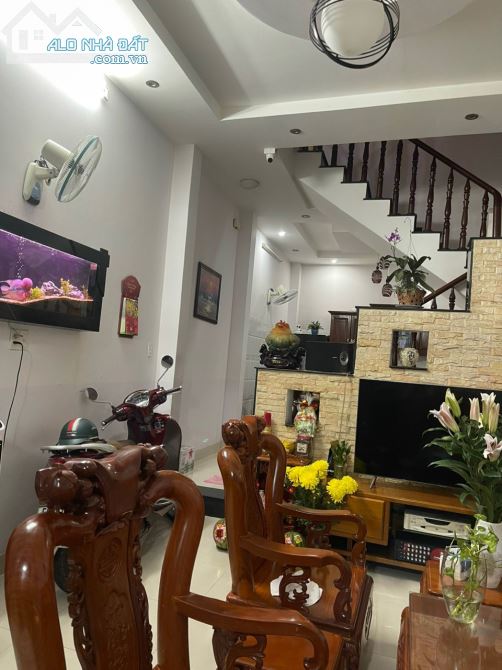 Nhà Mã Lò Cho thuê 4x15m đúc 4 tấm giá 12tr - 1