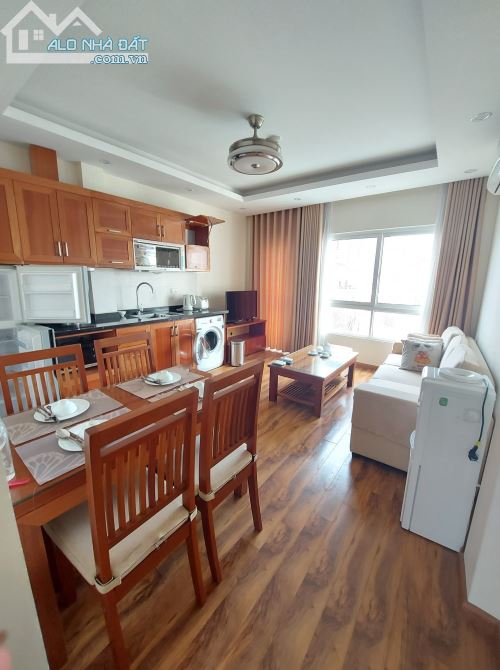 Bán căn hộ cho thuê phố Duy Tân, Trần Thái Tông Cầu Giấy DT: 240m2, xây 9 tầng, 300 tr/th - 1