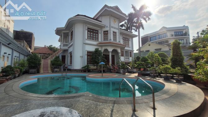 Bán Biệt thự 2 MT Nam Hoà Phước Long A Thủ Đức 1000m2, 4 tầng, Ngang khủng 35m Giá 82 tỷ