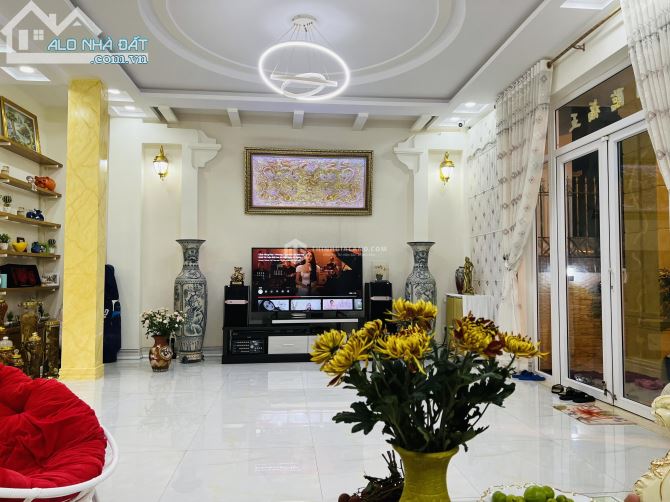 CĂN BIỆT THỰ ĐẸP HIỆN ĐẠI THUỘC KHU BIỆT THỰ KIẾN TẠO VỊ TRÍ ĐẸP CÁCH BIỂN CHỈ 200M - 1