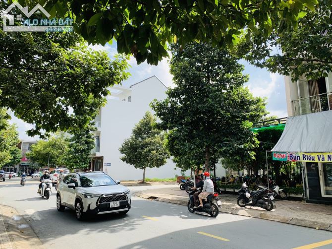 Bán lô đất vị trí rất đẹp đường D4, khu D2D, Biên Hoà 81m2 giá 8.4 tỷ - 2