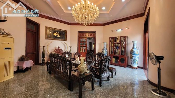Bán Biệt thự 2 MT Nam Hoà Phước Long A Thủ Đức 1000m2, 4 tầng, Ngang khủng 35m Giá 82 tỷ - 2