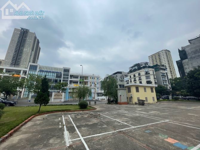 Bán toà nhà 9 tầng 1 hầm phân lô NAM TRUNG YÊN 180m2 Mt13 m view công viên Nhỉnh 83 Tỷ