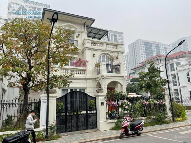 Bán biệt thự đơn lập Embassy Garden Ngoại Giao Đoàn 260m  lô góc giá 110  tỷ