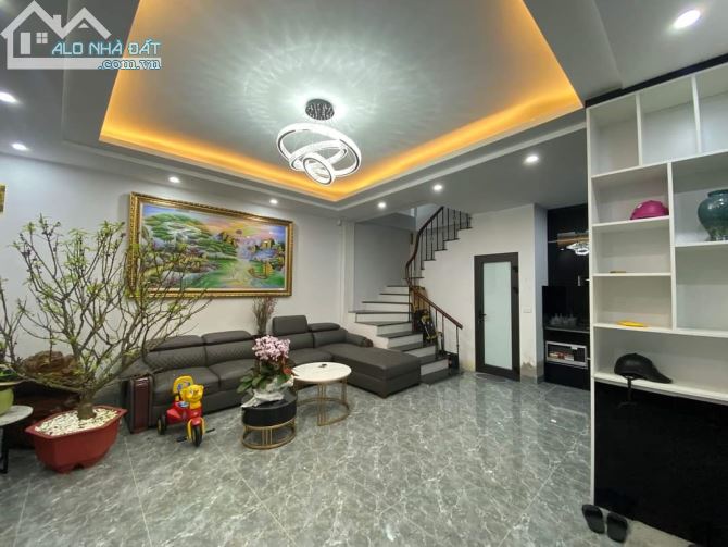 Bán nhà ngõ 461 Minh Khai, đối diện Times city 5 tầng dt 40m2 MT5m nhỉnh 5 tỷ