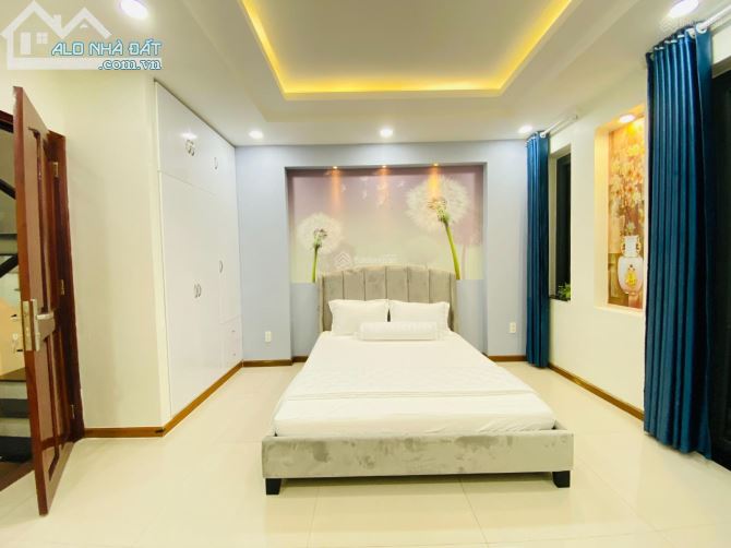 Bán nhà ngang 5m dài 18m, 2 lầu đường Phan Huy Ích gần ngay Emart đang xây, 7.9 tỷ TL - 1