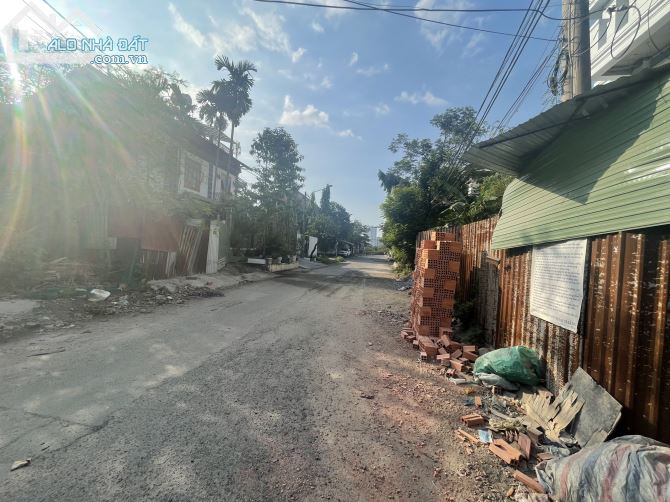 Bán Đất 12x20=240m2 góc 2 MT đường số 23 Khu Bên Sông P.Hiệp Bình Chánh-Thủ Đức. Gía 95tr