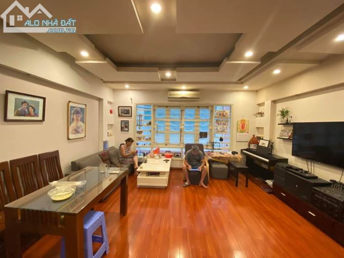 BÁN GẤP NHÀ PHÂN LÔ PHỐ HÀO NAM DT46m2 - MẶT TIỀN RỘNG, KINH DOANH - 1