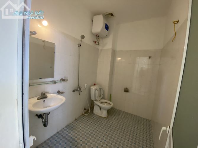 Cho thuê nhà mặt  ngõ Hoàng Ngân-Trung Hòa. Dt40m2 , 5 tầng,mt 4m, Giá 20tr/th. - 3