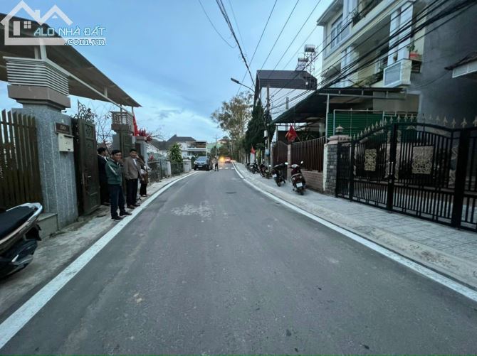 Hạ giá 2 tỷ bán biệt thự mặt tiền sân vườn Lý Thường Kiệt 240m2 13tỷ670t ô tô đậu p9, Đà L - 4