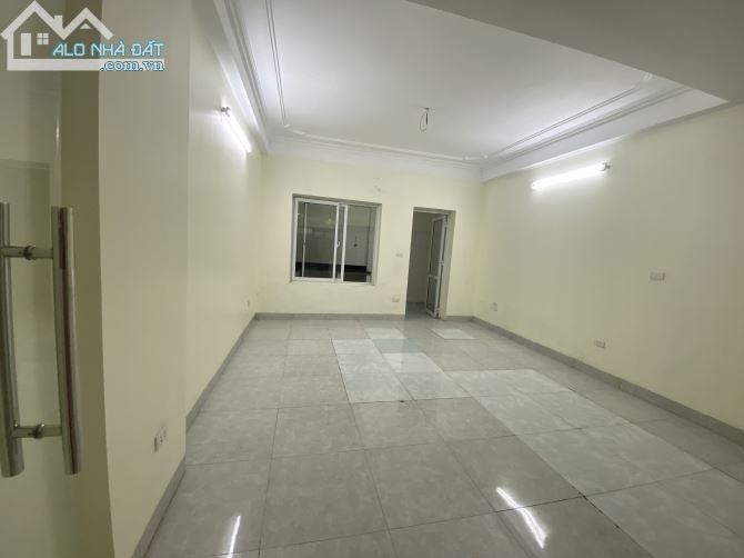 Cho thuê nhà mặt  ngõ Hoàng Ngân-Trung Hòa. Dt40m2 , 5 tầng,mt 4m, Giá 20tr/th. - 4