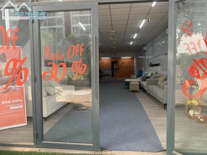 Cần bán gấp nhà Mặt đường Hoàng Hữu Nam P Tân Phú Q9.250m2 giá 31 tỷ .