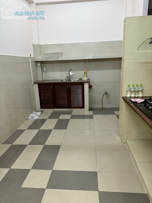 CHo thuê biệt thự 7x14 tại Phan Kế Bính, quận 1 - 2
