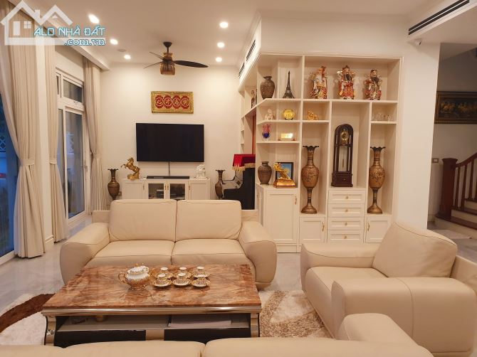Biệt thự Vip khu đô thị Mễ Trì Hạ, nhà cực chất, 260m2 x 4T x Mt 16m, giá 55 tỷ