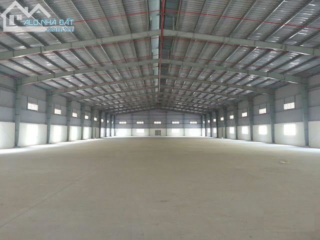 Cần cho thuê kho 3.100m2 hai mặt tiền đường Phan Văn Hớn, Quận 12.