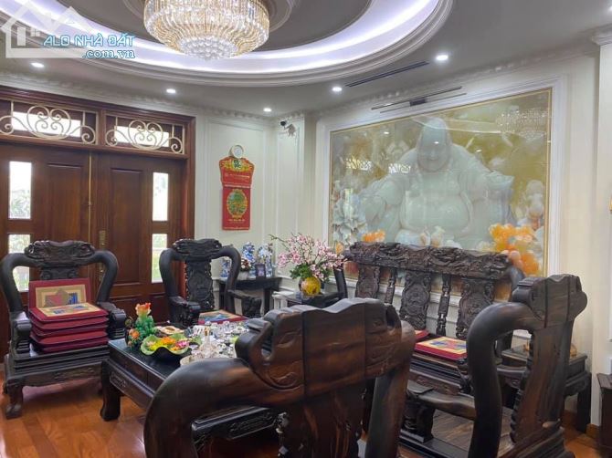 Bán biệt thự đẹp 4 tầng KĐT Văn Khê, 228m2, lô góc, thang máy, kinh doanh tốt, 76 tỷ