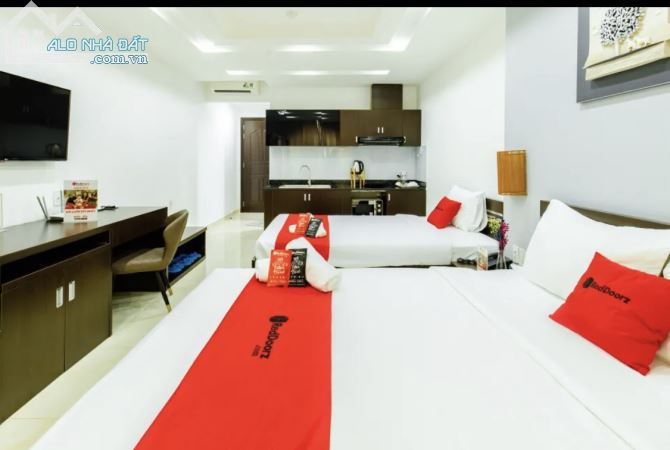 Bán khách sạn 73 tỷ góc 2 mặt tiền đường Bùi Bằng Đoàn và đường số 2 Phú Mỹ Hưng, Quận 7. - 1
