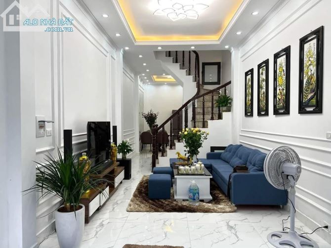 Bán Nhà 5 Tầng Định Công, Hoàng Mai, Gần Phố, Ngõ Ôtô,  DT 44m2, MT 4m. Giá 4,25 Tỷ.