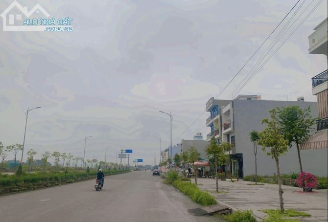 Bán đất tặng nhà khu D Bắc Sông Cấm chỉ 8,2 tỷ