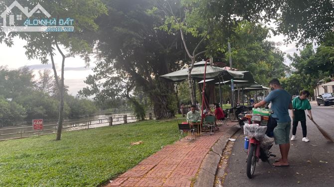 Bán căn nhà nghỉ dưỡng view công viên 2ha Quận 7 giá 16tỷ - 2