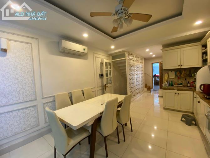 Bán căn nhà nghỉ dưỡng view công viên 2ha Quận 7 giá 16tỷ - 5