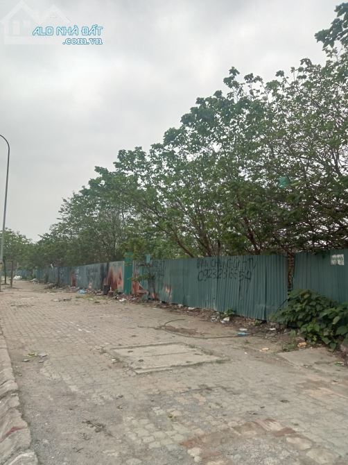 Bán gấp 3300m2 đất sổ đỏ lâu dài tại mặt đường Phạm Văn Bạch, Cầu Giấy, chỉ 915 tỷ. - 1