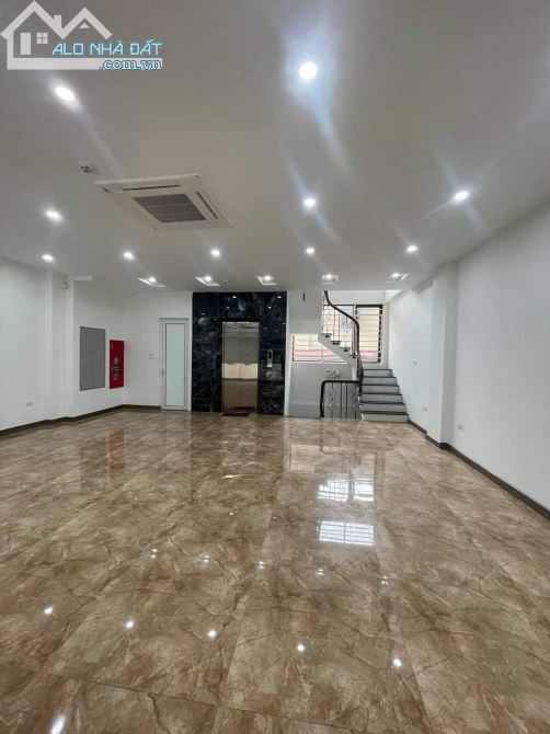 Bán toà nhà mặt phố Hoàng Quốc Việt, quận Cầu Giấy 300m, 9 tầng 171 tỷ . - 1