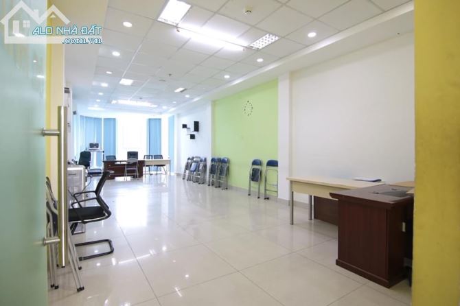 Văn Phòng Quận Tân Bình, 69m2-100m2, Gần sân bay TSN, Tòa nhà 3MT - 1