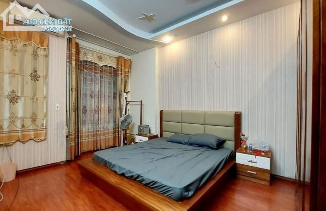Bán Gấp Mặt Phố Phạm Văn Đồng - Vỉa Hè Rộng - Lô Góc - MT Khủng. DT 771m2. MT 17,6m - 2