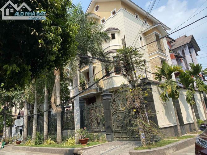 Bán Biệt thự Góc 2MT Trệt 3 lầu Thang máy khu Trần Não,Bình An,Quận 2,DT 18x20m,giá 78 tỷ
