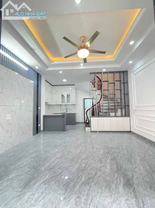 Bán nhà trung tâm Hoài Đức 32M 5 Tầng, 3 ngủ, 4 wc, phố Nhổn Lai Xá giá 4.6 tỷ
