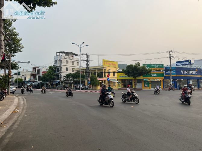 Bán đất mặt tiền đường Nguyễn Đức Cảnh, Phước Long, Nha Trang.Ngay vòng xoay Lê Hồng Phong - 1