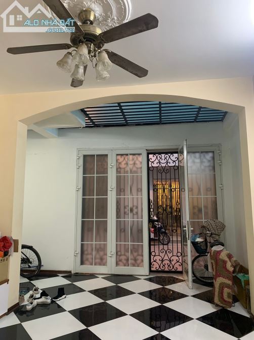 Bán Nhà Phố Nghĩa Đô 75m2. Phân lô oto đỗ cửa kinh doanh 2 thoáng 2 mặt ngõ - 1