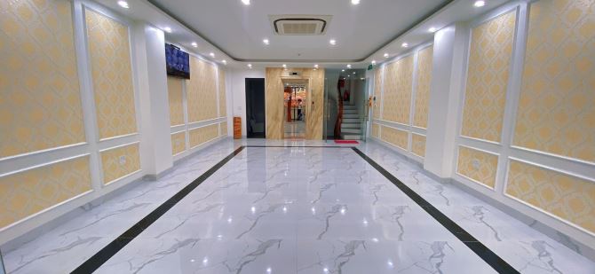 Vỉa hè! Phân Lô! 3 ô tô tránh! Mặt ngõ Nguyên Hồng 100m2, 8 tầng, mt5m. - 1