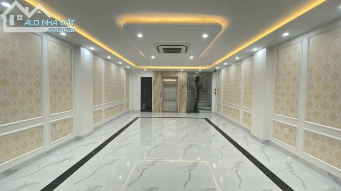 Vỉa hè! Phân Lô! 3 ô tô tránh! Mặt ngõ Nguyên Hồng 100m2, 8 tầng, mt5m. - 2