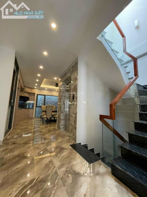 Bán nhà đẹp Nguyễn Văn Cừ, Gara Ô tô,  thang máy, kinh doanh, 6 tầng mới tinh, 13,6 tỷ - 3