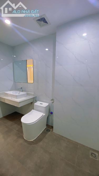 Vỉa hè! Phân Lô! 3 ô tô tránh! Mặt ngõ Nguyên Hồng 100m2, 8 tầng, mt5m. - 5