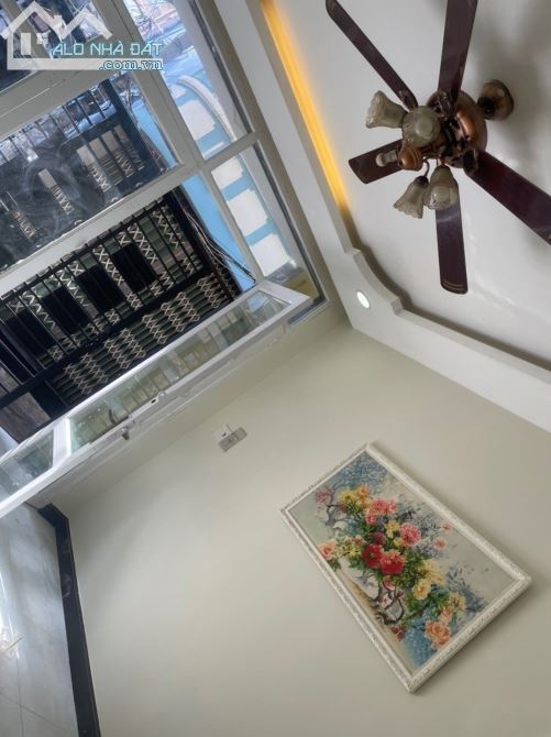 Bán nhà 40m2 HXH 3PN giá 5.8 tỷ Nguyễn Cư Trinh Quận 1.