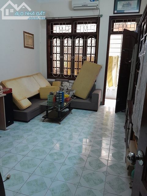 Nhà ngõ 2 phố Phạm Tuấn Tài. Diện tích 55m2 x 4 tầng, ngõ rộng ô tô đi lại, gần mặt phố - 1
