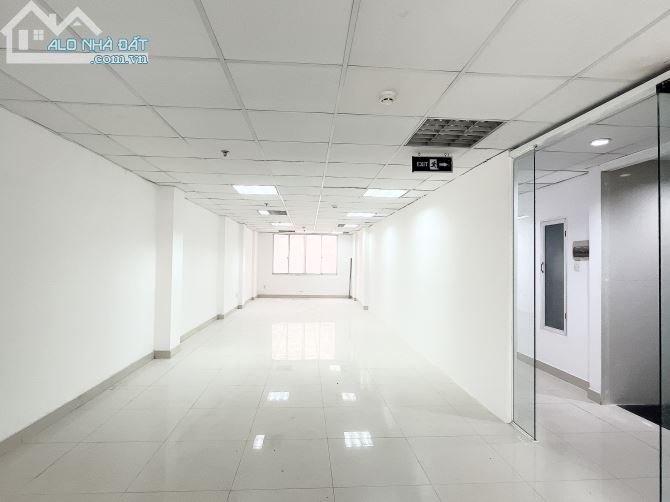 Văn Phòng  100m2 GIÁ RẺ  đường Tôn Thất Đạm Quận 1 - 3