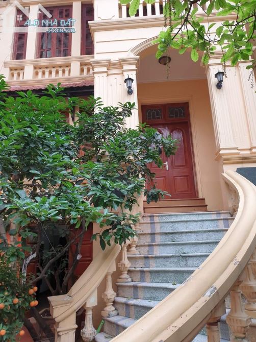 BAN NHÀ THÁI THỊNH ĐÔNG ĐA 200 M2 -5 - 45 TỶ - 2