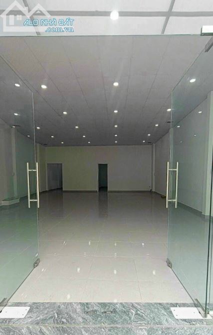 Nhà Mới Sơn Sửa (6*25m) Trống Suốt Quang Trung P10 -có 6 M.Lanh