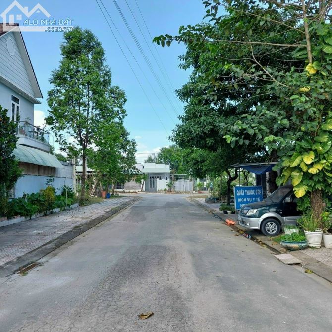 Bán lô đất 100m2, sổ riêng , full thổ cư, khu dân cư Lavender,Thạnh Phú.1ty7 - 1