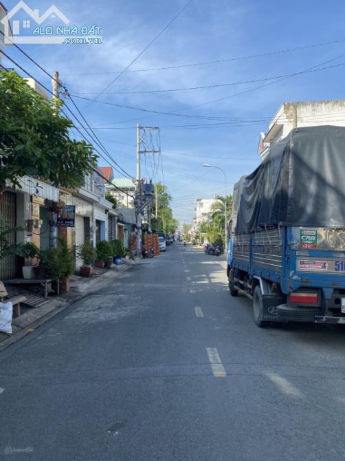 Bán nhà mặt phố Nguyễn Thị Thơi, DT:5X27m, CN:127,3m2, giá chỉ 7,8 tỷ thương lượng.