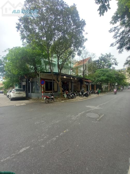 Bán biệt thự Lô Góc phố Hàm Nghi, KĐT Mỹ Đình 1,lô góc 2 mặt tiền, diện tích 150m2, 4 tầng - 3