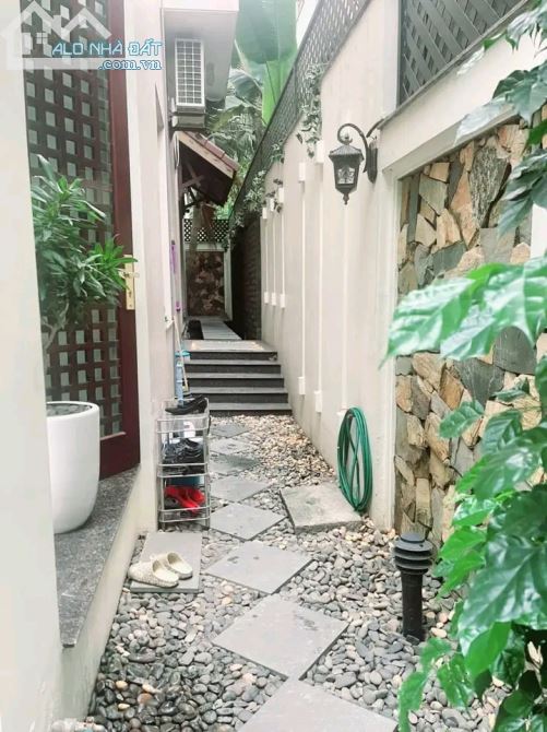 Bán gấp biệt thự tại Công viên Cầu Giấy 225m2, 4 tầng, chỉ 54 tỷ. - 3