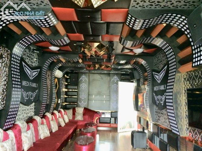 Bán siêu biệt thự cực đẹp hẻm Vip Cách Mạng Tháng 8, Q.Tân Bình. DT: 340m2, giá 52T - 5