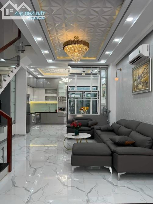 Nhà phố 52m2 xây 3 tầng sân thượng thị trấn Nhà Bè giá 5.6 tỷ - 5