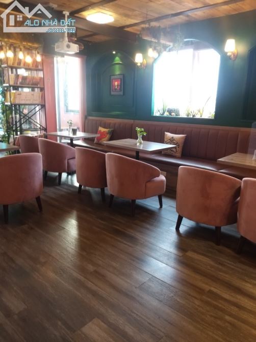 Bán Tòa nhà Mặt phố Hoàng Quốc Việt, Cầu Giấy, 196m x 7T, Thang máy, vỉa hè to,